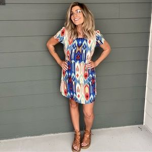 Colorful mini dress with sleeves